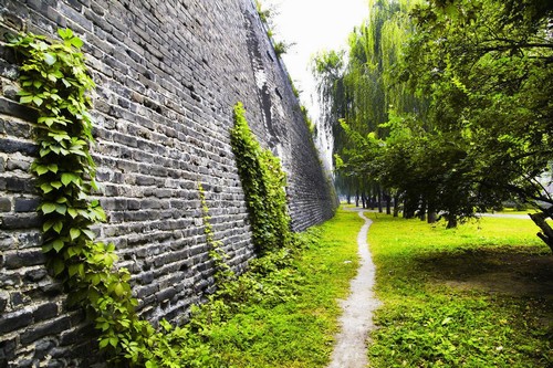 四月,古城的春天