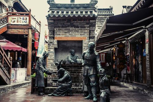 古城,春光里我向你走來