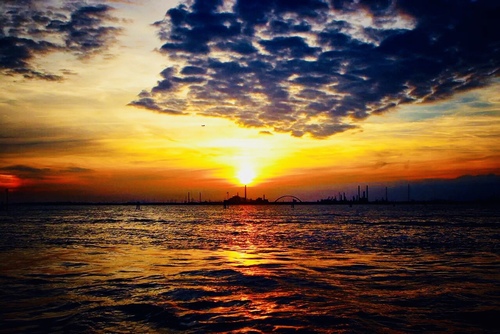 赤朱丹彤,落日飛霞