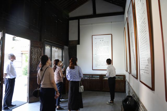 守好“家庭防線” 當好“廉內(nèi)助”