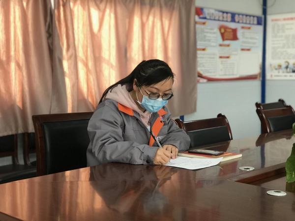 柔肩勇?lián)?dāng) 巾幗追夢人