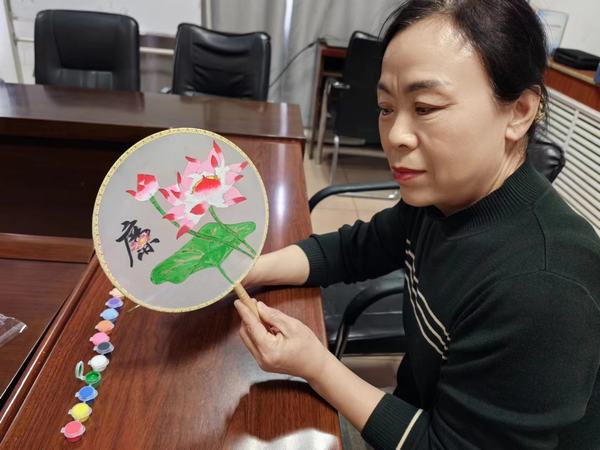 陜煤建設洗選煤運營公司檸條塔運營項目部開展:“巧手抒廉情,清風揚正氣”主題趣味手工活動