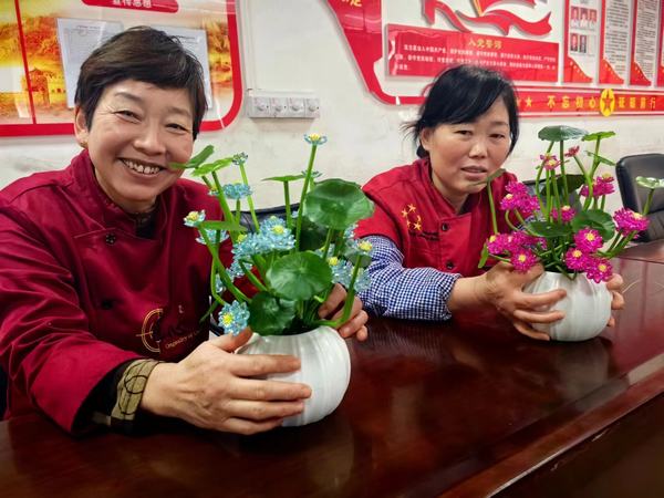 陜煤建設(shè)洗選煤運(yùn)營公司檸條塔運(yùn)營項(xiàng)目部開展 “巧手傳廉情，歡喜迎元旦”主題手工活動