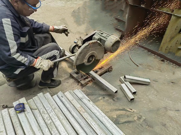 戰(zhàn)酷暑 不屈“暑”下顯擔(dān)當(dāng)