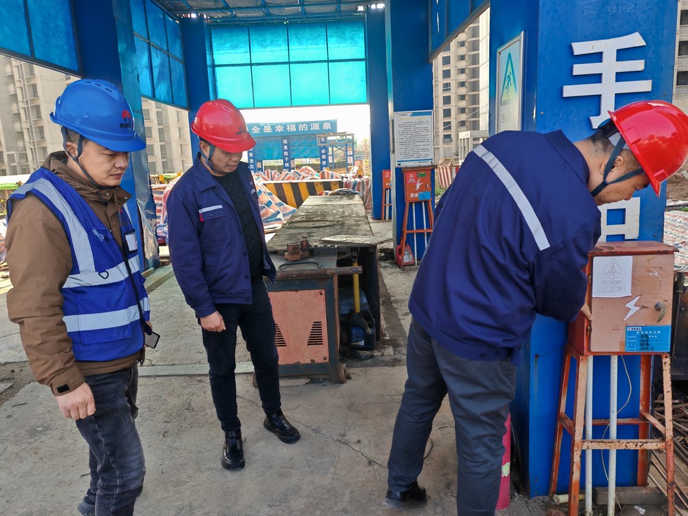 陜煤建設(shè)銅煤公司：百日安全攻堅聚能量 青年助安勇?lián)?></div>
                                <div   id=