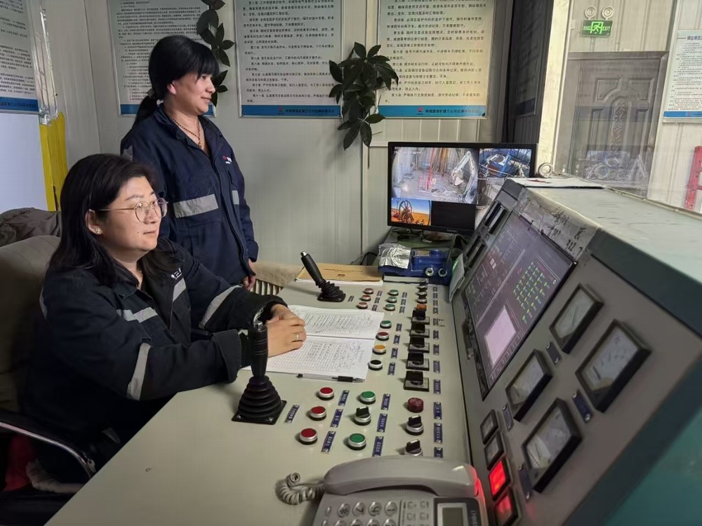 以愛之名,致敬每一位職場“超人媽媽”